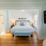 Ocean House Boutique Hotel & Motel
