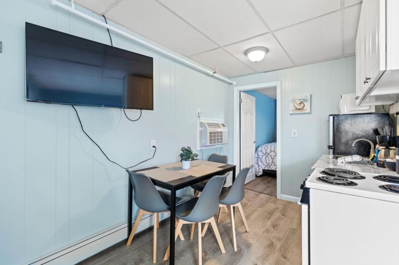 Apartment Cozy 1-bedroom Steps From The *